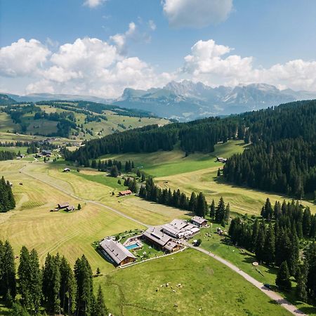 Dolomites Living Hotel Tirler Алпе ди Сиуси Екстериор снимка