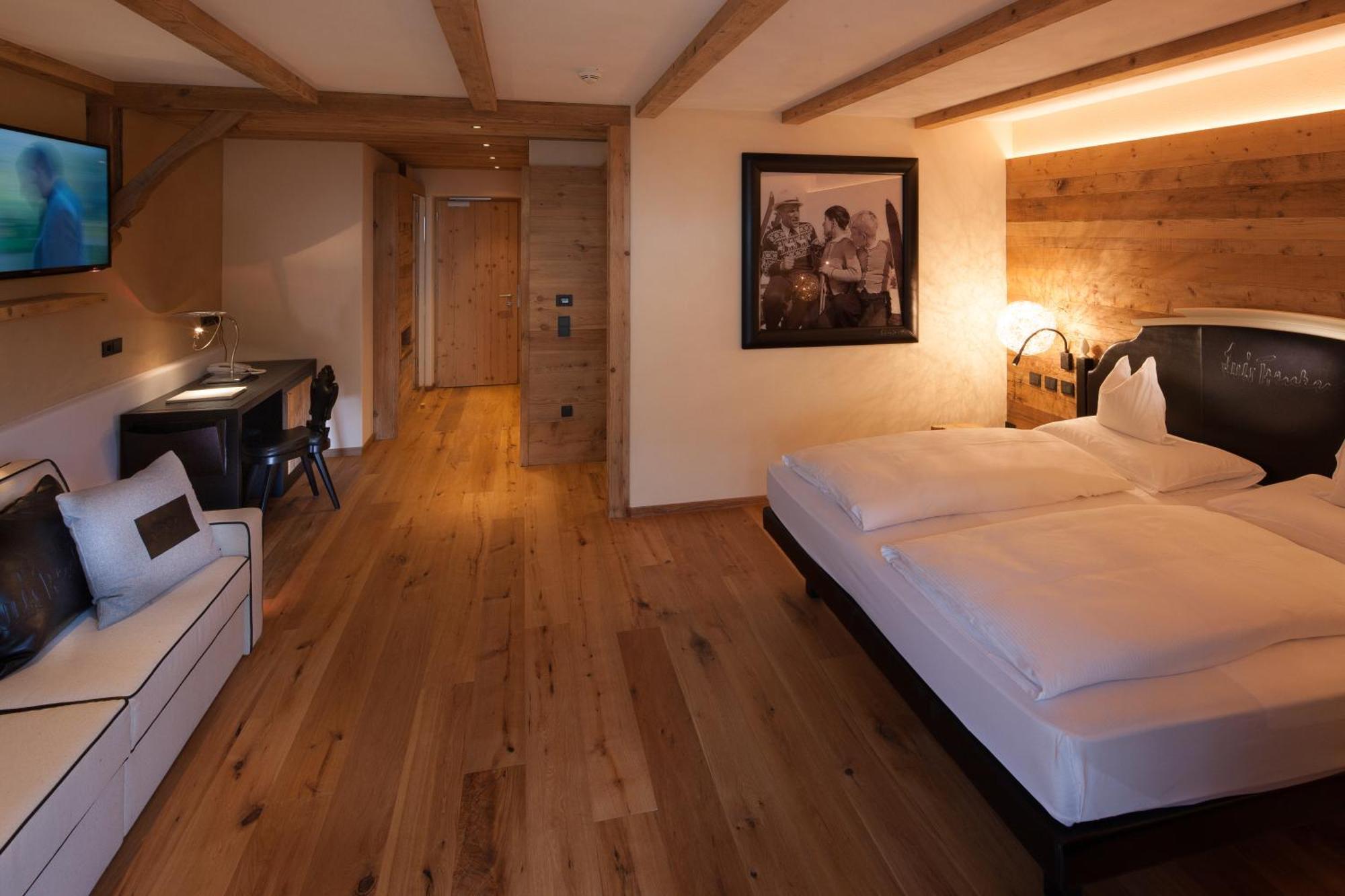 Dolomites Living Hotel Tirler Алпе ди Сиуси Стая снимка