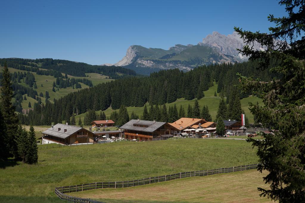Dolomites Living Hotel Tirler Алпе ди Сиуси Екстериор снимка