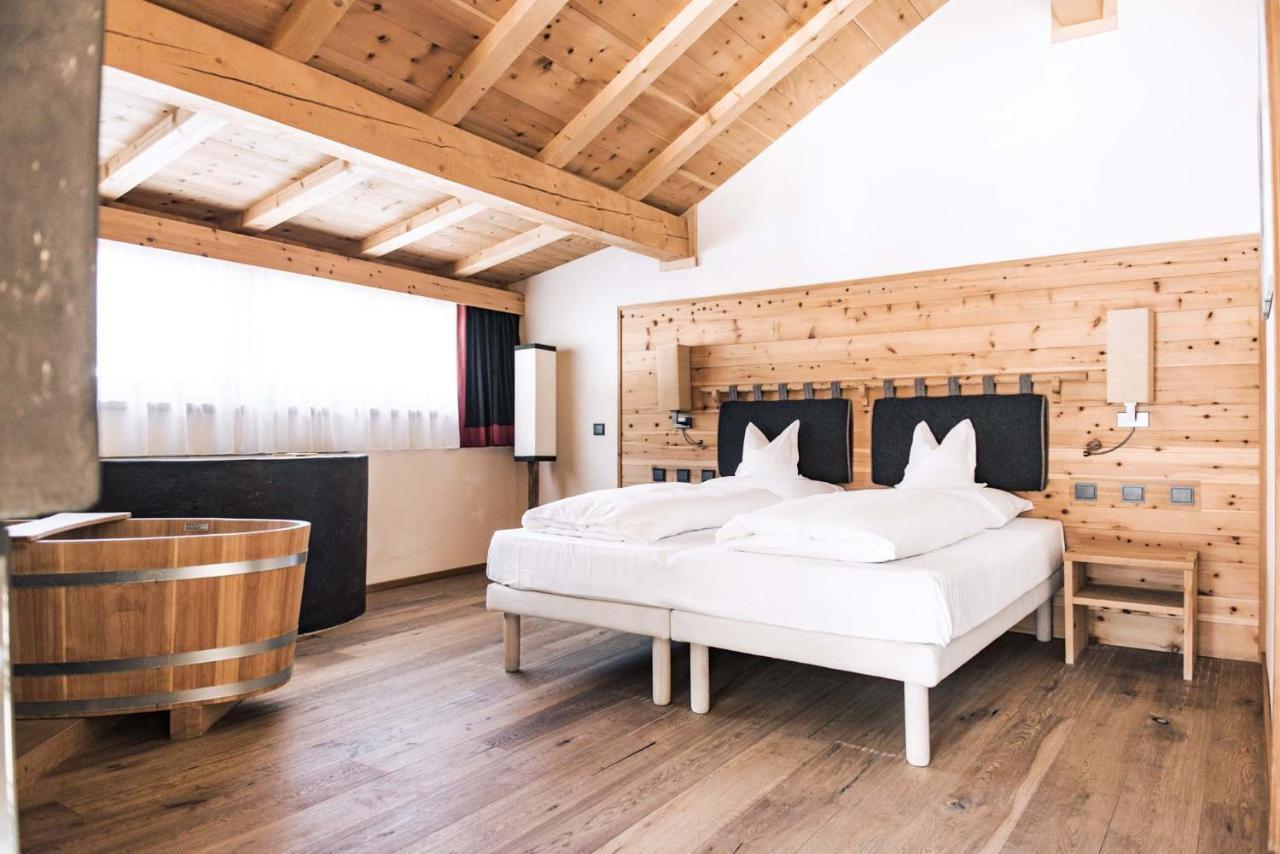 Dolomites Living Hotel Tirler Алпе ди Сиуси Екстериор снимка